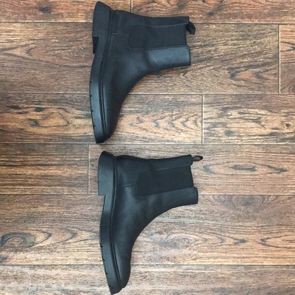 Stuart Weitzman boots size 6b - Picture 11 of 13